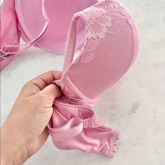 38DD Pink Lace Victoria’s Secret Push-up Bra - Picture 6 of 7